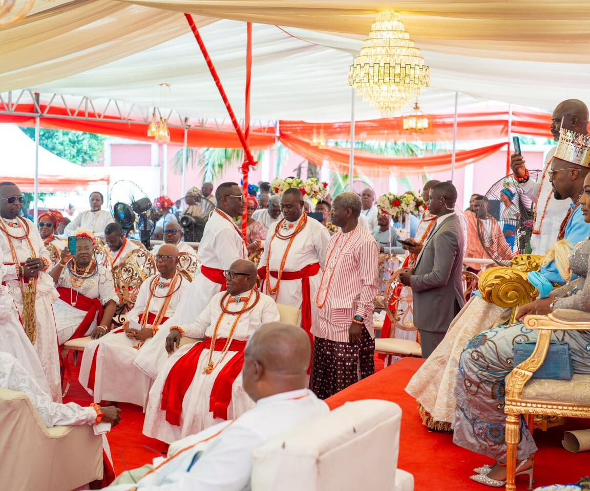 Warri Kingdom Palace Chiefs dancing before Ogiame Atuwatse III Warri Kingdom Palace Chiefs dancing before Ogiame Atuwatse III at the 8th edition of Ghigho Aghofen