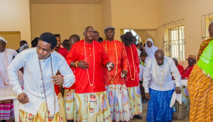 Chief Oma Eyewuoma celebration at Ode-Itsekiri 32874_1137744851690252_1905117300402713083_n