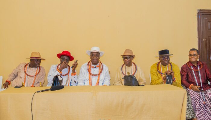 Chief Oma Eyewuoma celebration at Ode-Itsekiri 38957_1137744031690334_7625005227949716619_n