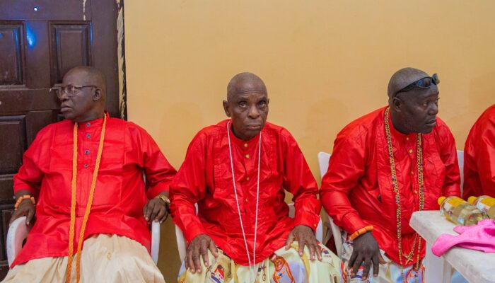 Chief Oma Eyewuoma celebration at Ode-Itsekiri 95787_1137744275023643_1811911644516355357_n